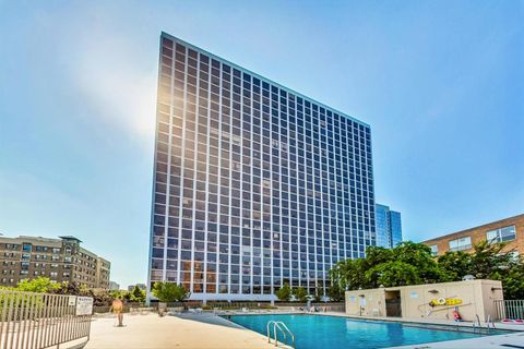 Tiny photo for 4343 N CLARENDON Avenue #2717, Chicago, IL 60613 (MLS # 12498845)