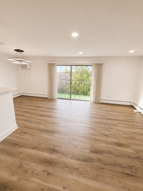 Tiny photo for 7101 Oconnell Drive #2C, Chicago Ridge, IL 60415 (MLS # 12679412)