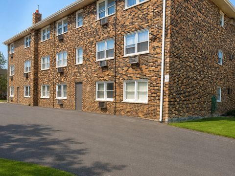 Tiny photo for 7101 Oconnell Drive #2C, Chicago Ridge, IL 60415 (MLS # 12679412)