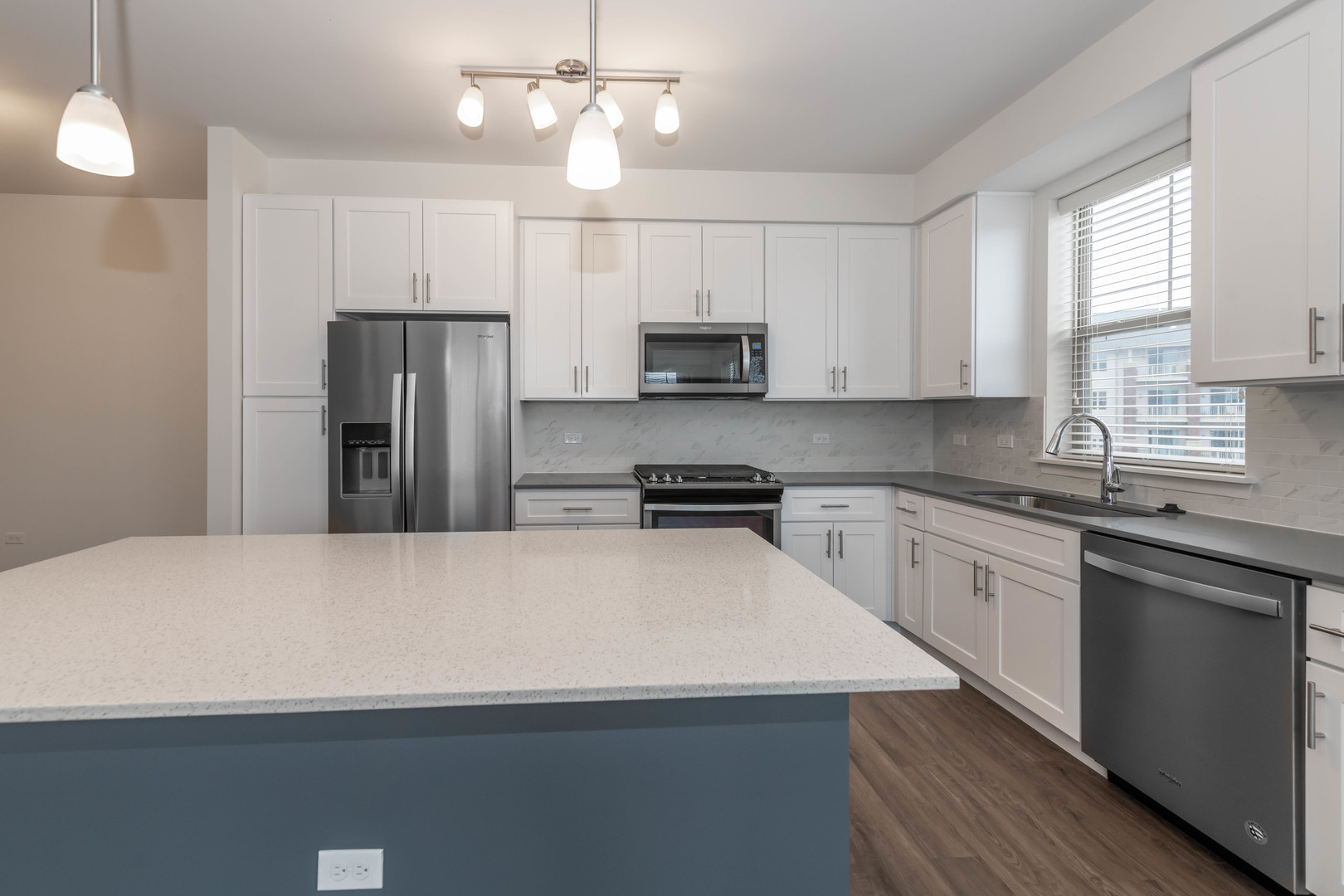 21599 W Field Court 10-203