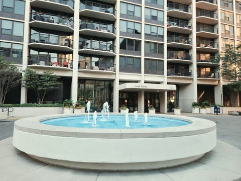 Tiny photo for 1560 N Sandburg Terrace #2901J, Chicago, IL 60610 (MLS # 12695155)