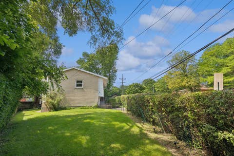 Tiny photo for 9001 E Prairie Road, Evanston, IL 60203 (MLS # 12692988)
