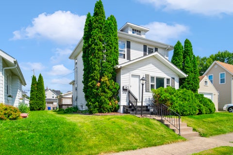 Tiny photo for 2113 Madison Street, Davenport, IA 52804 (MLS # 12688951)