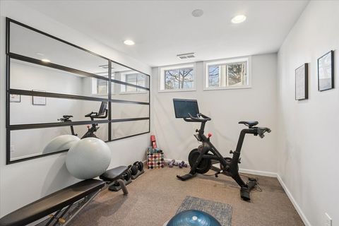 Tiny photo for 440 W Sheridan Place, Lake Bluff, IL 60044 (MLS # 12578353)