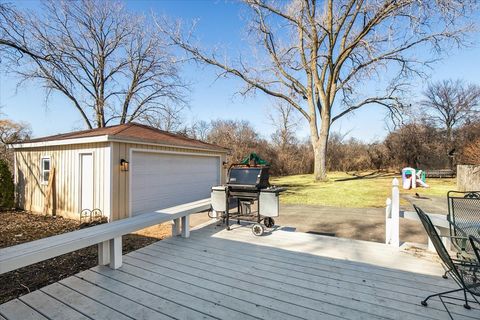 Tiny photo for 440 W Sheridan Place, Lake Bluff, IL 60044 (MLS # 12578353)