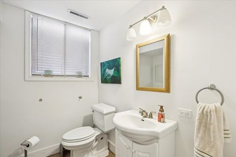 Tiny photo for 440 W Sheridan Place, Lake Bluff, IL 60044 (MLS # 12578353)