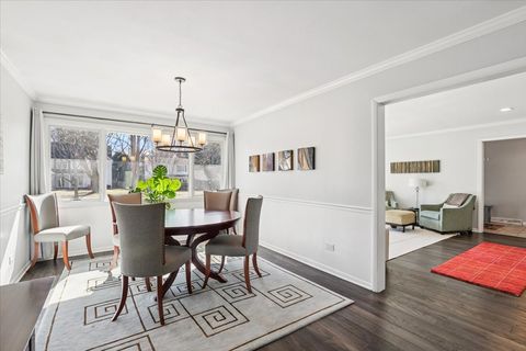 Tiny photo for 440 W Sheridan Place, Lake Bluff, IL 60044 (MLS # 12578353)