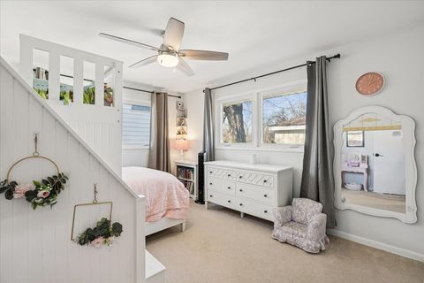 Tiny photo for 440 W Sheridan Place, Lake Bluff, IL 60044 (MLS # 12578353)