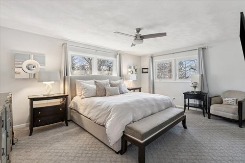 Tiny photo for 440 W Sheridan Place, Lake Bluff, IL 60044 (MLS # 12578353)