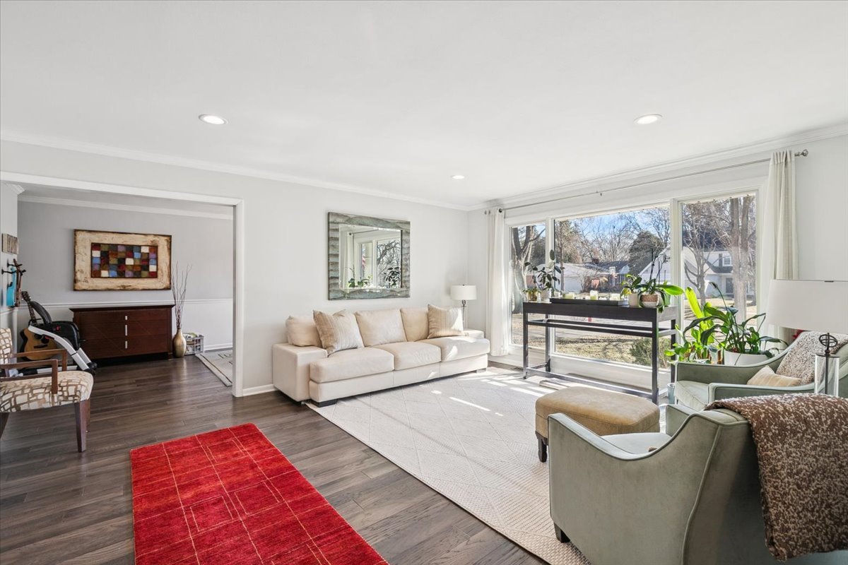 440 W Sheridan Place