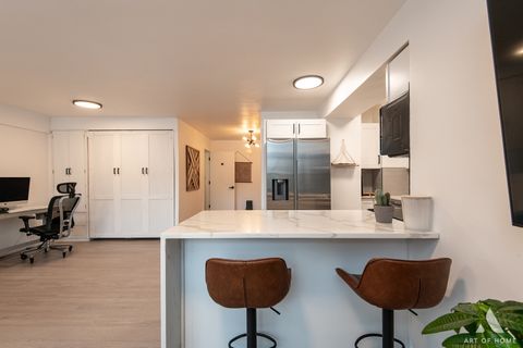 Tiny photo for 2909 N Sheridan Road #407, Chicago, IL 60657 (MLS # 12589216)