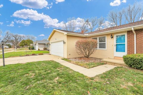 Tiny photo for 2302 Blackthorn Drive, Champaign, IL 61821 (MLS # 12524938)
