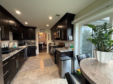 Tiny photo for 9158 Sandpiper Court #40, Orland Park, IL 60462 (MLS # 12619147)