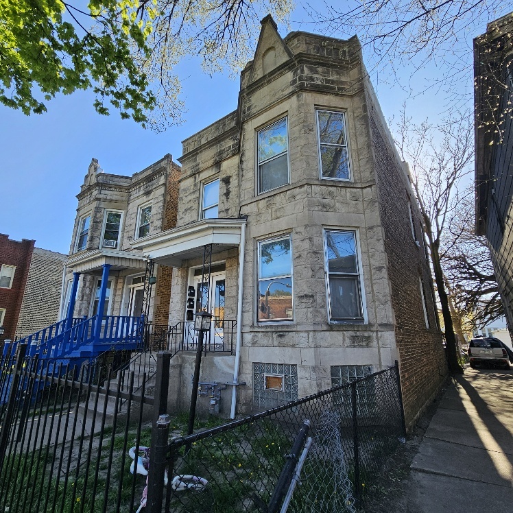 212 N LEAMINGTON Avenue