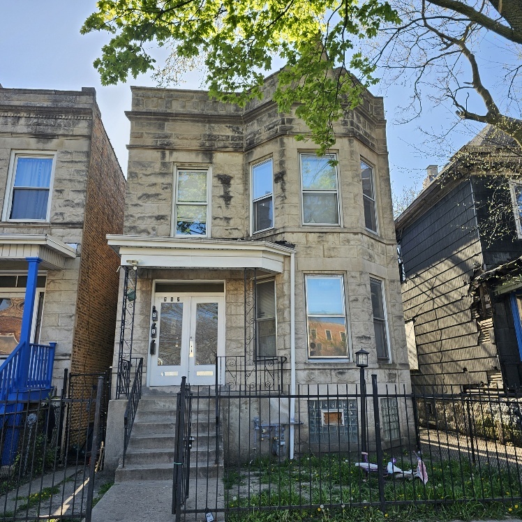 212 N LEAMINGTON Avenue