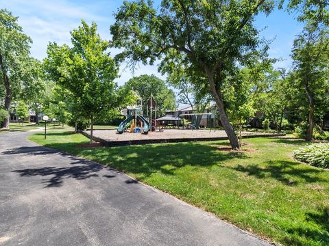 Tiny photo for 940 E Old Willow Road #305, Prospect Heights, IL 60070 (MLS # 12461376)