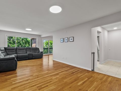 Tiny photo for 940 E Old Willow Road #305, Prospect Heights, IL 60070 (MLS # 12461376)