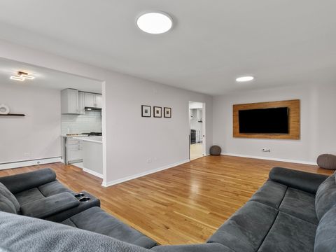 Tiny photo for 940 E Old Willow Road #305, Prospect Heights, IL 60070 (MLS # 12461376)