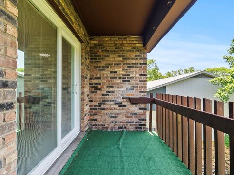 Tiny photo for 940 E Old Willow Road #305, Prospect Heights, IL 60070 (MLS # 12461376)