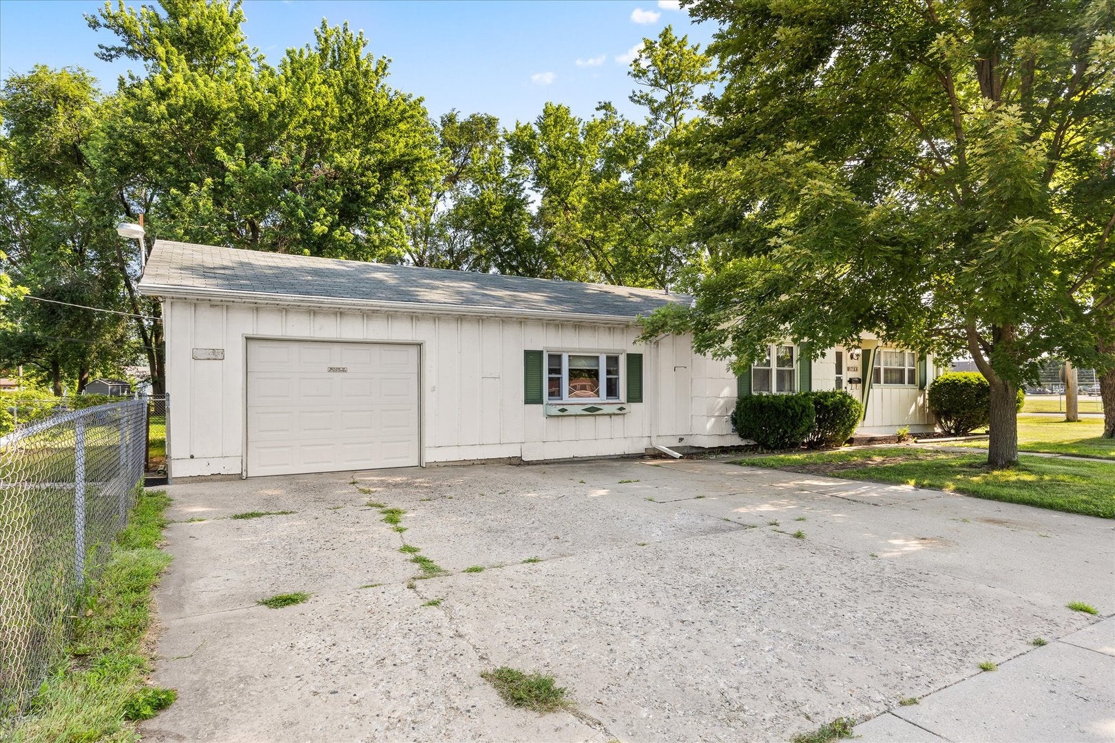 704 E 4th Street