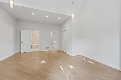 Tiny photo for 6505 S WOODLAWN Avenue, Chicago, IL 60637 (MLS # 12717623)