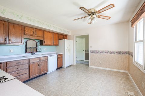 Tiny photo for 690 E VICKSBURG Court, Bourbonnais, IL 60914 (MLS # 12629289)