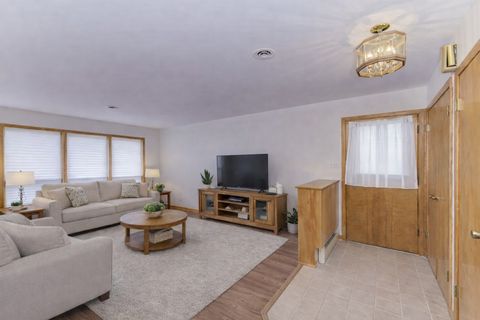 Tiny photo for Evergreen Park, IL 60805 (MLS # 12537313)
