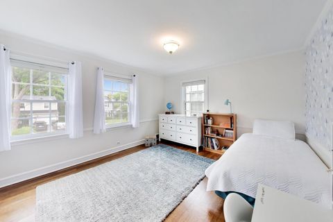 Tiny photo for 434 S Beverly Lane, Arlington Heights, IL 60005 (MLS # 12659910)