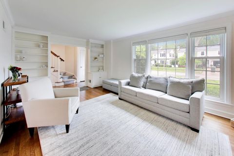 Tiny photo for 434 S Beverly Lane, Arlington Heights, IL 60005 (MLS # 12659910)