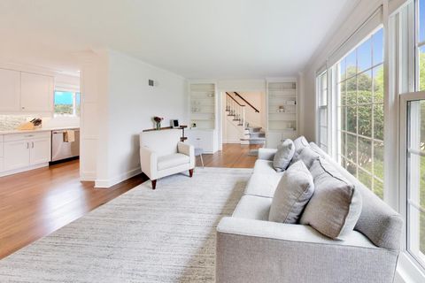 Tiny photo for 434 S Beverly Lane, Arlington Heights, IL 60005 (MLS # 12659910)