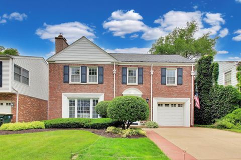 Photo of 434 S Beverly Lane, Arlington Heights, IL 60005 (MLS # 12659910)
