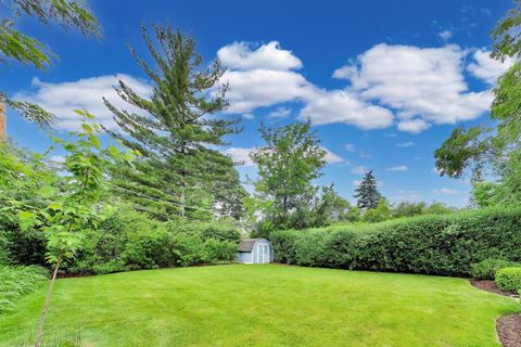 Tiny photo for 434 S Beverly Lane, Arlington Heights, IL 60005 (MLS # 12659910)