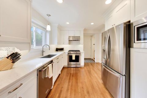 Tiny photo for 434 S Beverly Lane, Arlington Heights, IL 60005 (MLS # 12659910)