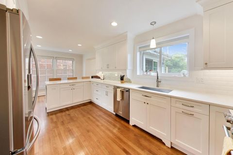 Tiny photo for 434 S Beverly Lane, Arlington Heights, IL 60005 (MLS # 12659910)