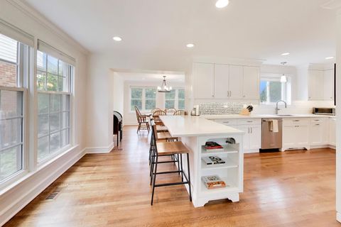 Tiny photo for 434 S Beverly Lane, Arlington Heights, IL 60005 (MLS # 12659910)