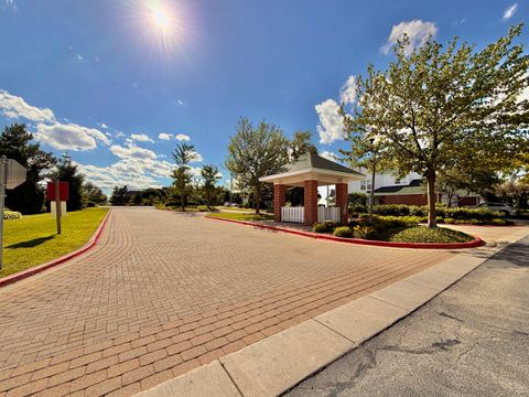 Tiny photo for 110 Pembroke Circle, Lake Bluff, IL 60044 (MLS # 12677145)