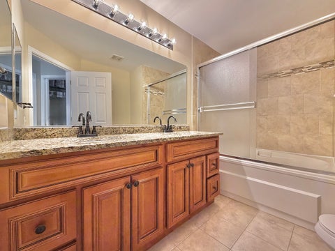 Tiny photo for 110 Pembroke Circle, Lake Bluff, IL 60044 (MLS # 12677145)