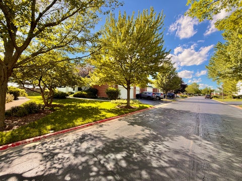Tiny photo for 110 Pembroke Circle, Lake Bluff, IL 60044 (MLS # 12677145)