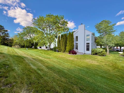 Tiny photo for 110 Pembroke Circle, Lake Bluff, IL 60044 (MLS # 12677145)