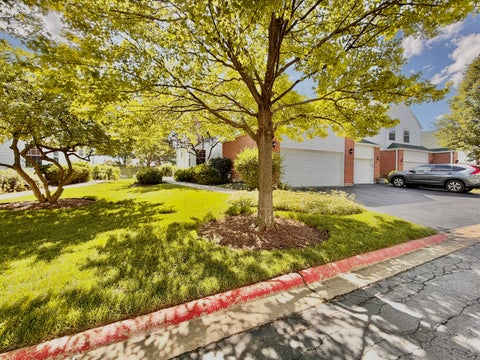 Tiny photo for 110 Pembroke Circle, Lake Bluff, IL 60044 (MLS # 12677145)