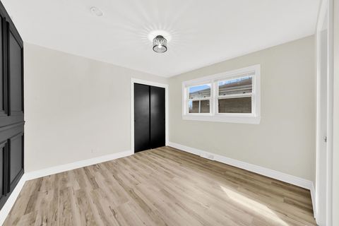 Tiny photo for 15056 Wabash Avenue, South Holland, IL 60473 (MLS # 12600985)