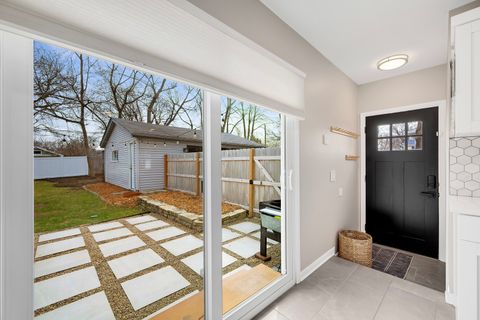 Tiny photo for 6213 Leonard Avenue, Downers Grove, IL 60516 (MLS # 12601666)