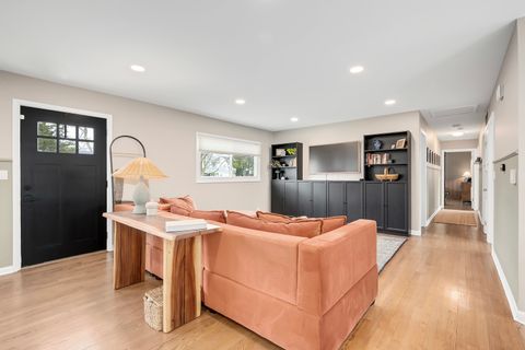 Tiny photo for 6213 Leonard Avenue, Downers Grove, IL 60516 (MLS # 12601666)