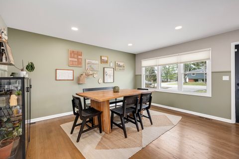 Tiny photo for 6213 Leonard Avenue, Downers Grove, IL 60516 (MLS # 12601666)