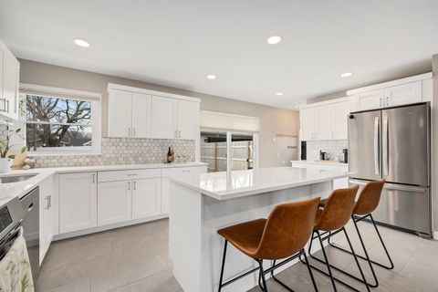 Tiny photo for 6213 Leonard Avenue, Downers Grove, IL 60516 (MLS # 12601666)