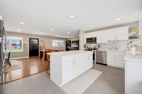 Tiny photo for 6213 Leonard Avenue, Downers Grove, IL 60516 (MLS # 12601666)