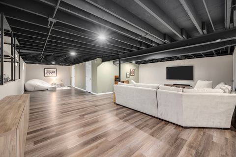 Tiny photo for 6213 Leonard Avenue, Downers Grove, IL 60516 (MLS # 12601666)