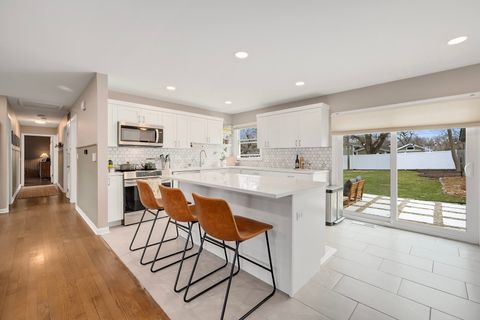 Tiny photo for 6213 Leonard Avenue, Downers Grove, IL 60516 (MLS # 12601666)