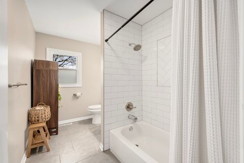 Tiny photo for 6213 Leonard Avenue, Downers Grove, IL 60516 (MLS # 12601666)