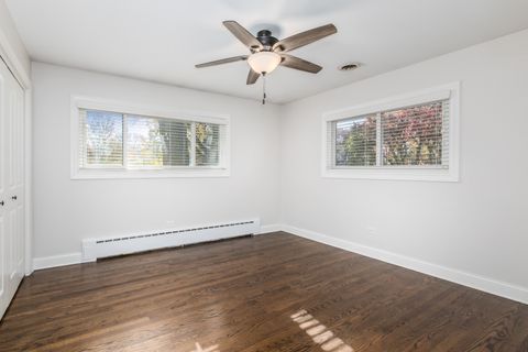 Tiny photo for 101 N Pine Street, Mount Prospect, IL 60056 (MLS # 12501414)